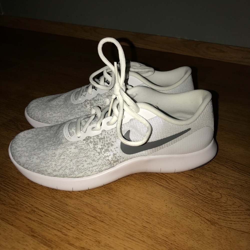 Women’s 6.5 Nike Shoes